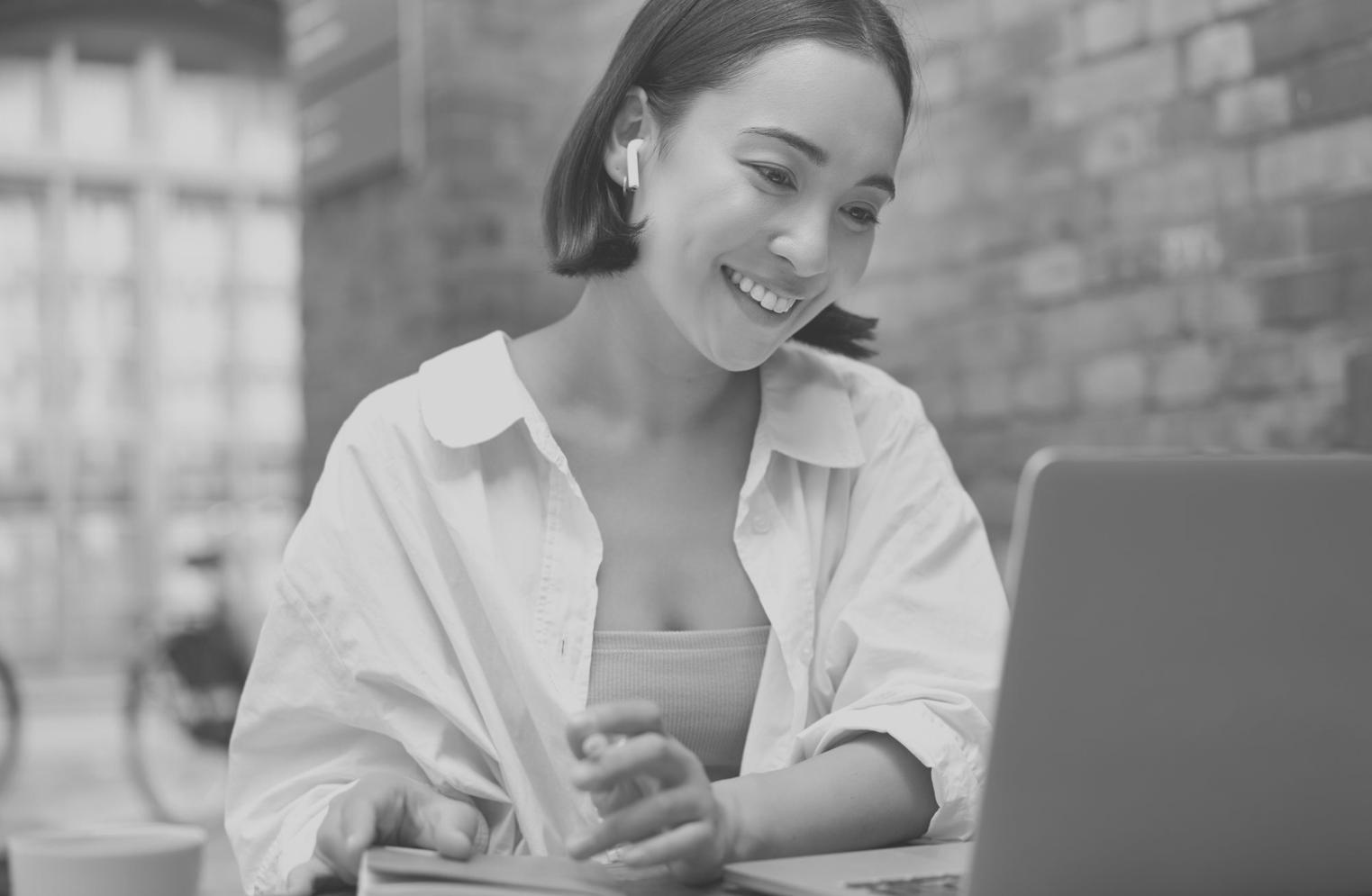 Formateur Pranivolarix animant un séminaire sur le trafic web